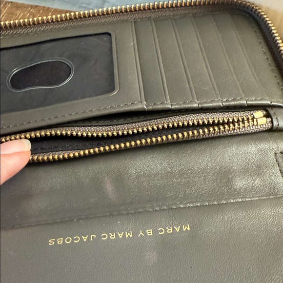 Marc by Marc Jacobs Black Leather Wristlet - Picture 16 of 17